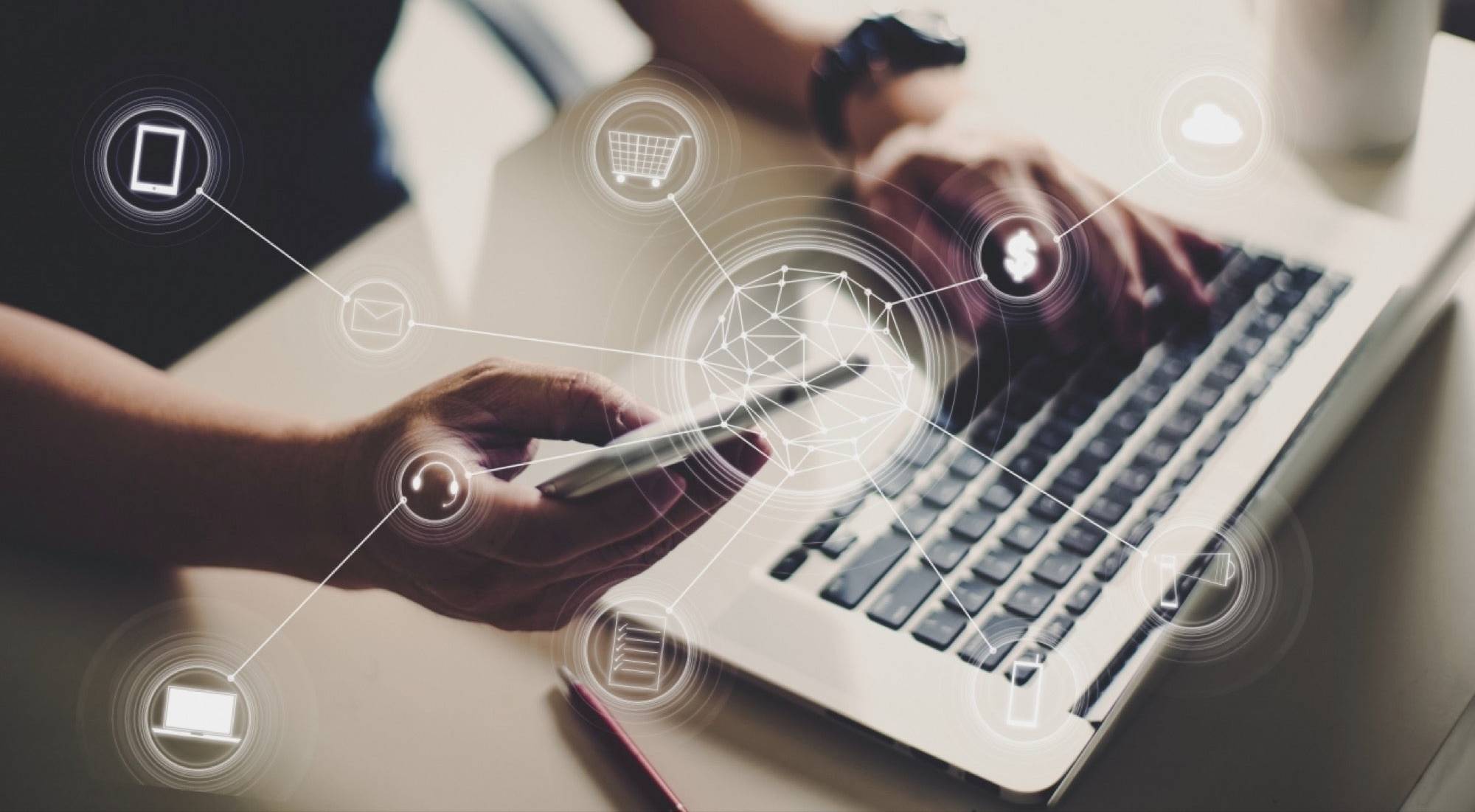 Digital Commerce vs eCommerce – What’s the Difference?